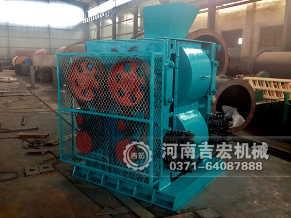 硅石破碎60-120目什么機(jī)器好,推薦使用四輥破碎機(jī)！